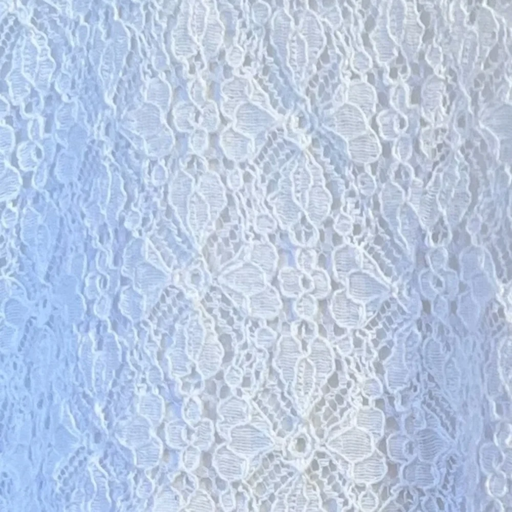 A Pea in The Pod XS Ruffle Trim White Lace Design Sleeveless Top NWOT - Picture 4 of 6